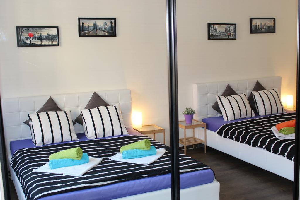 Go Native Prague Apartment Eksteriør billede