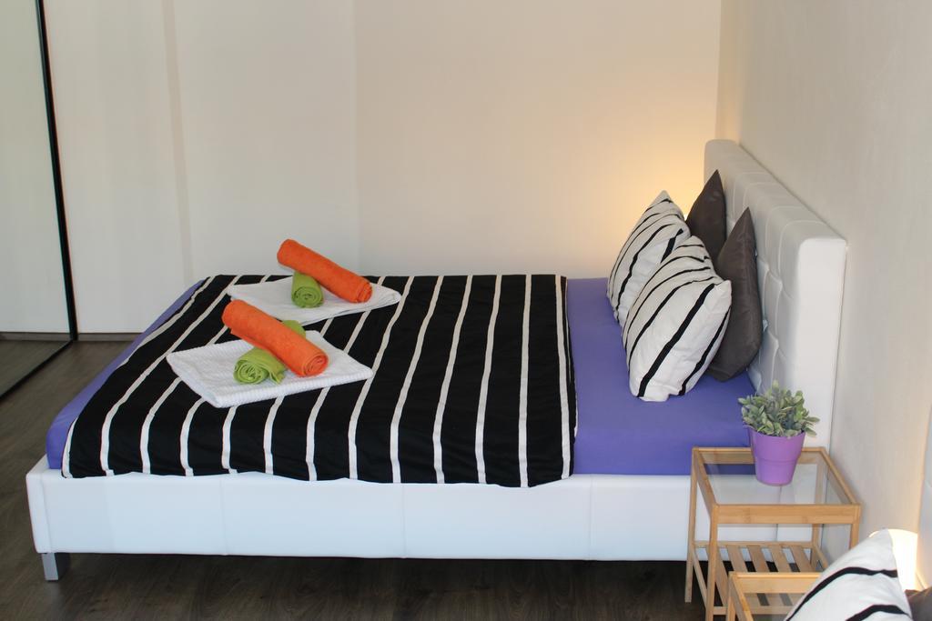 Go Native Prague Apartment Eksteriør billede