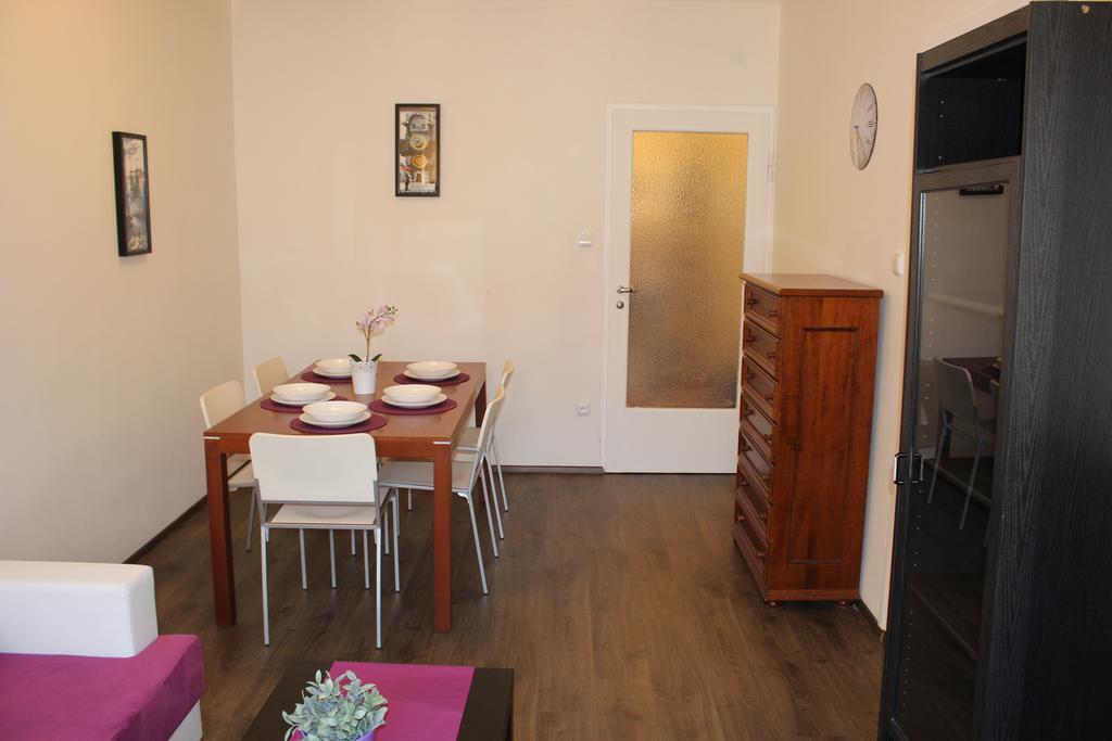 Go Native Prague Apartment Eksteriør billede